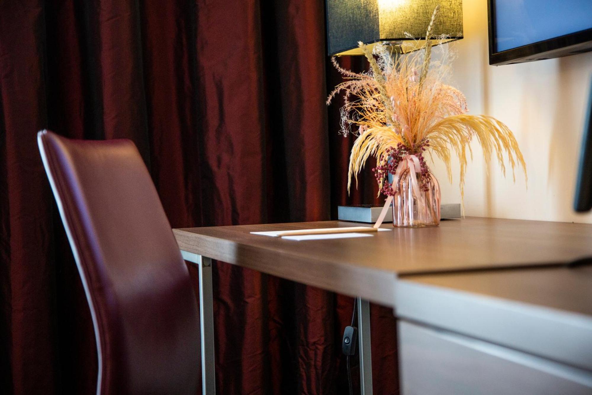 Paxton Paris Mlv Hotel Ferrieres-en-Brie Exterior photo